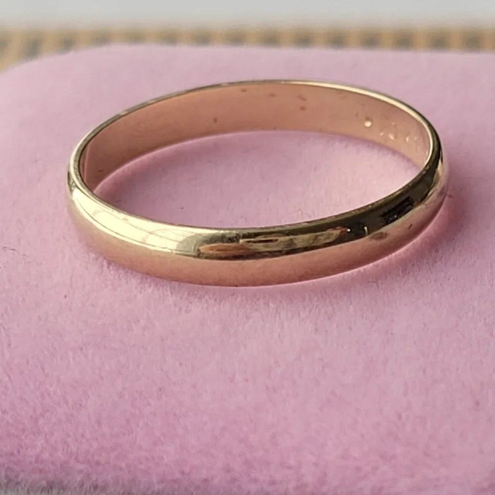 Yellow Gold Tradtional Wedding Band 10k Size 8 1/2 Smooth Ring - Picture 3 of 15